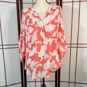 Torrid 2 Coral and White Floral Blouse